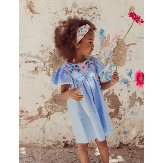 Ana. Vestido chambrai bordado